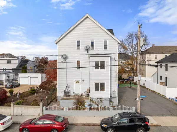 172 Earle St, Fall River, MA 02723