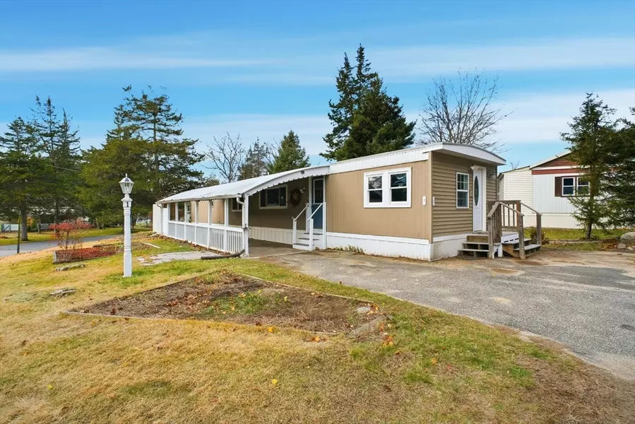 1 Willow Circle, Brimfield, MA 01010