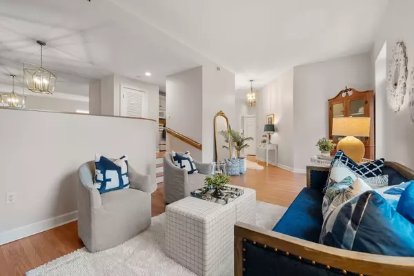 Duxbury, MA 02332,100 Parks St #32