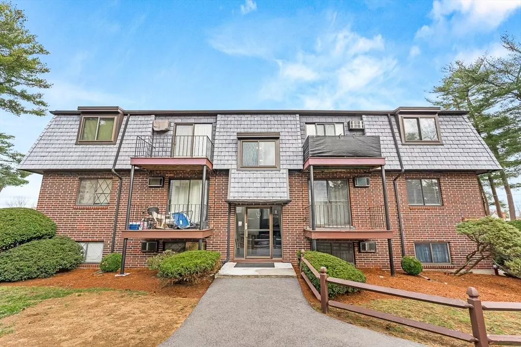 North Reading, MA 01864,38 Main Street #15