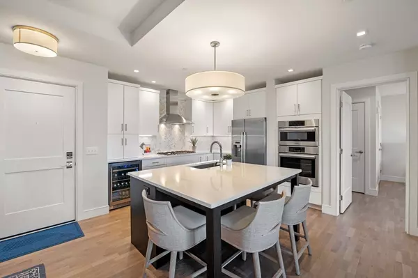 Swampscott, MA 01907,71 Greenwood Avenue #207