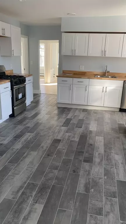 Clinton, MA 01510,116-118 Lawrence St #2