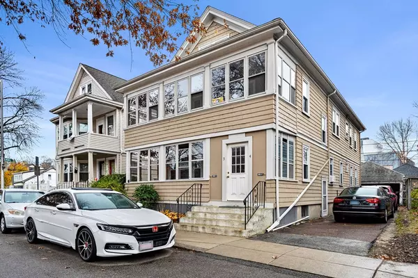 3 Seagrave Rd, Cambridge, MA 02140