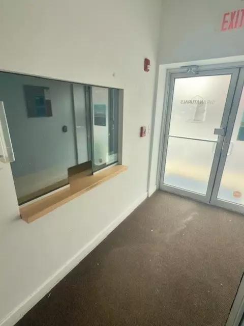 Needham, MA 02494,29 Franklin St