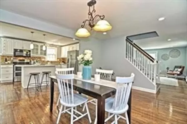 Wayland, MA 01778,16 Oak Hill Rd