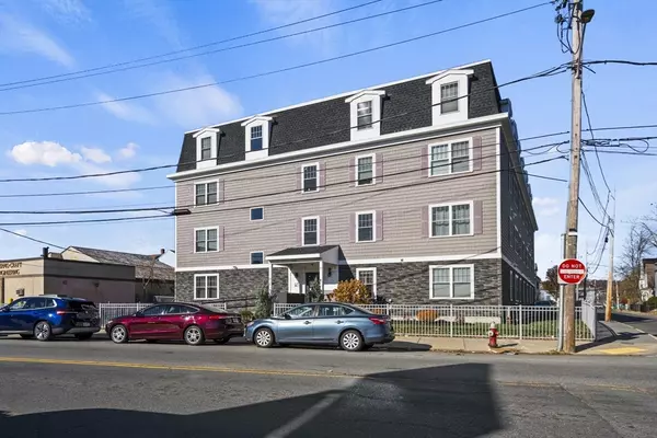 Lynn, MA 01905,693 Western Avenue #101