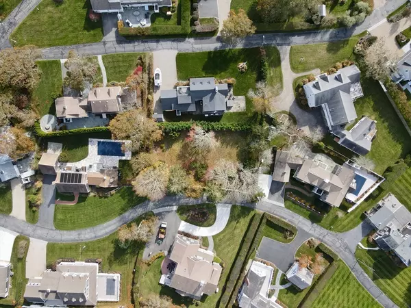 Harwich, MA 02671,19 Riverway