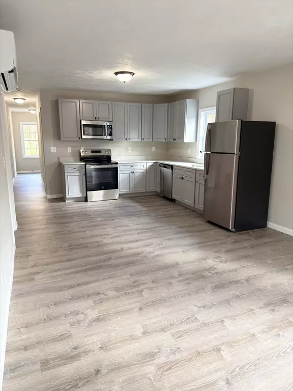 Leicester, MA 01611,50 Chapel St #2