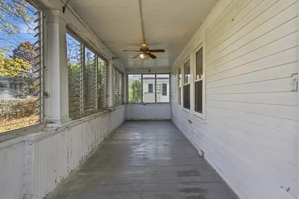 Lowell, MA 01850,284 Beacon St