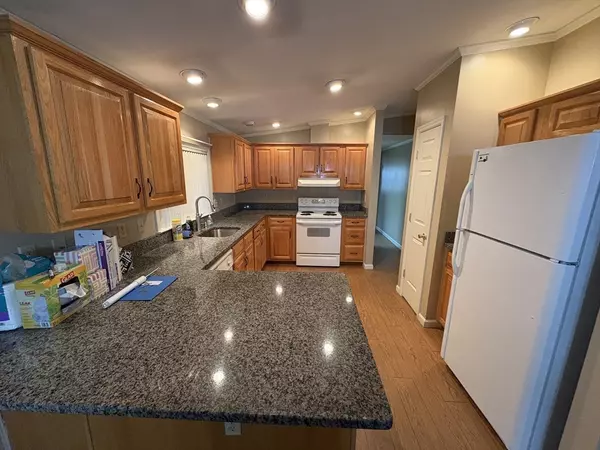 Taunton, MA 02780,51 Cobb Brook