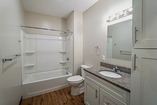 Brockton, MA 02302,75 Commercial St #202