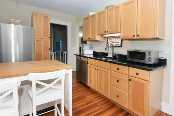 Salem, MA 01970,10 Hazel Street #2