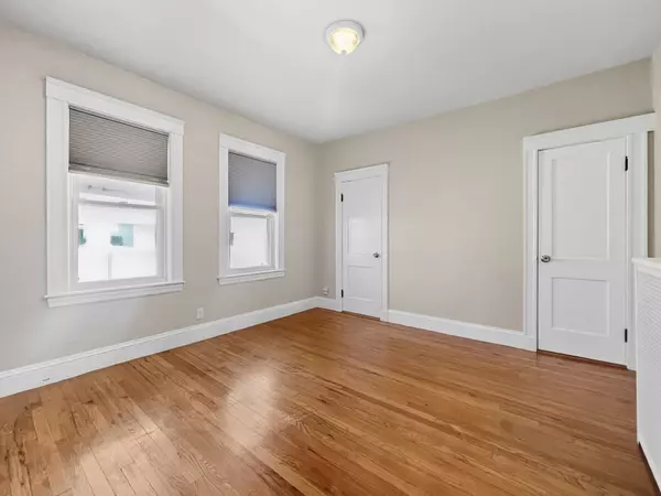 Medford, MA 02155,19 Stearns Ave #2