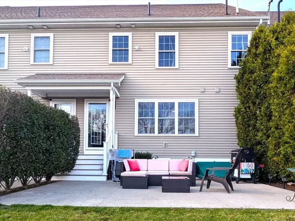 Attleboro, MA 02703,1284 County St #24