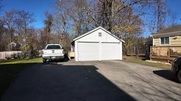 Dedham, MA 02026,61 Thomas St #1