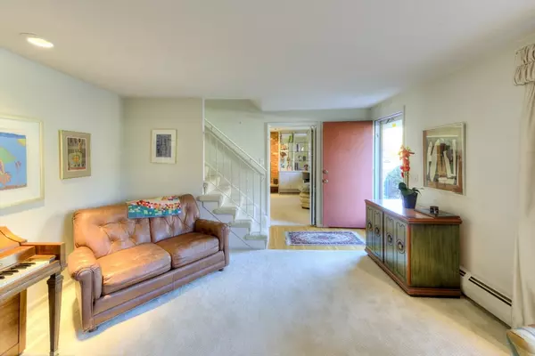 Worcester, MA 01609,7 Dubiel Drive