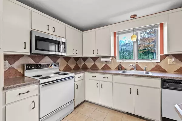 Plymouth, MA 02360,52 Liberty St #L3