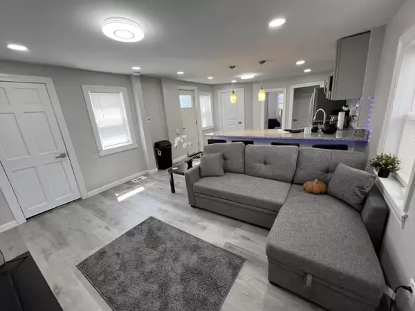 Salem, MA 01970,14 Lathrop Street