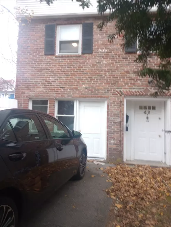 Boston, MA 02136,42 Raldne Rd #1