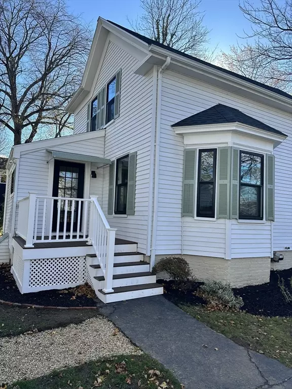 Beverly, MA 01915,22 Laurel Street