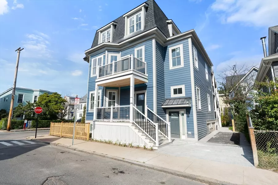 35 Richardson St #3, Somerville, MA 02145