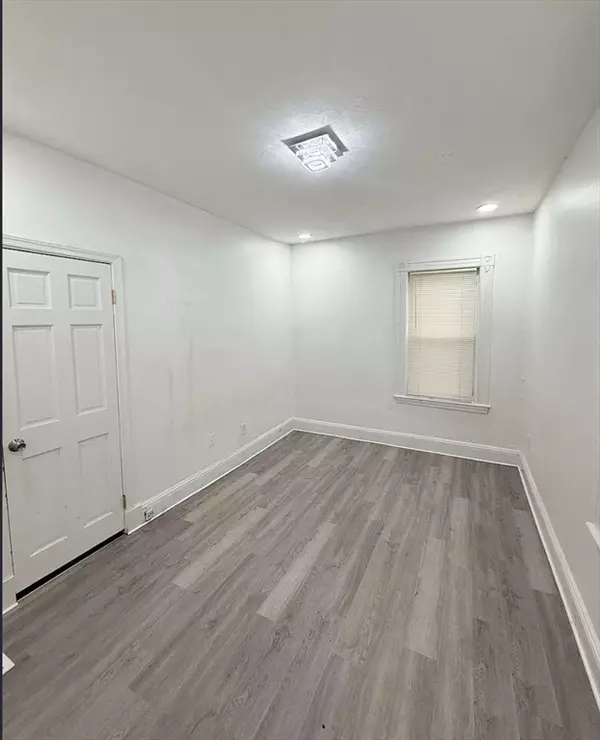 Boston, MA 02124,23 Dunlap St