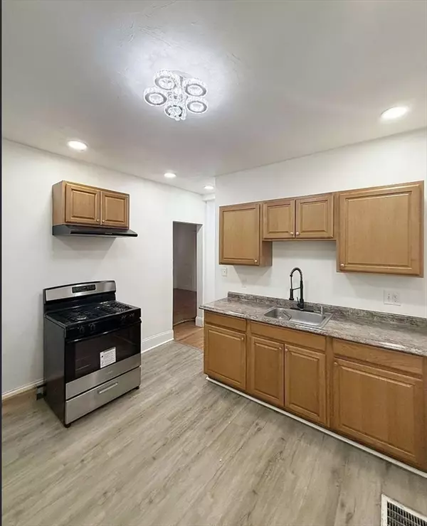 Boston, MA 02124,23 Dunlap St