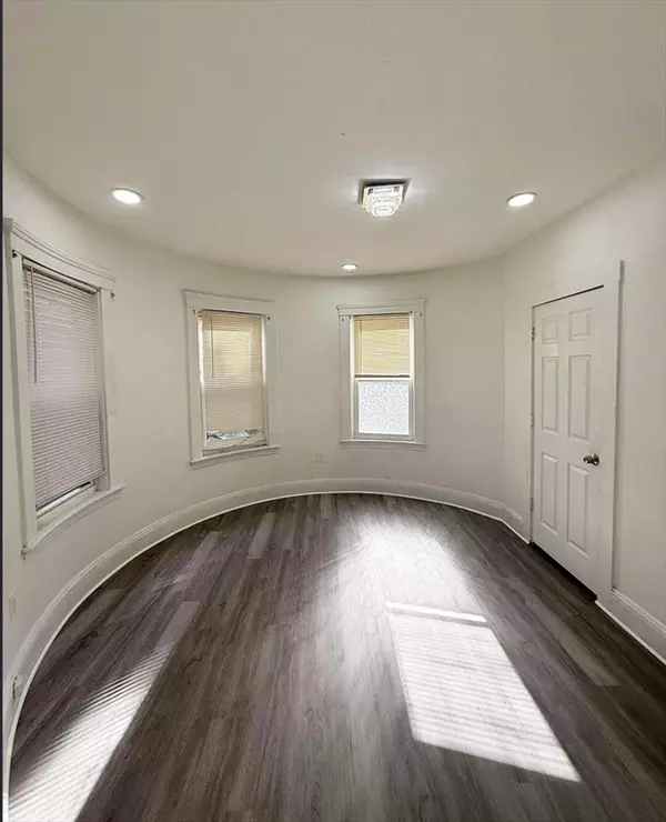 Boston, MA 02124,23 Dunlap St