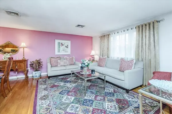 Danvers, MA 01923,11 Spring Street