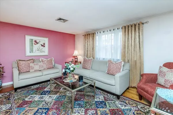 Danvers, MA 01923,11 Spring Street