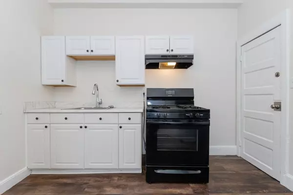 Salem, MA 01970,29 Palmer St. ##2