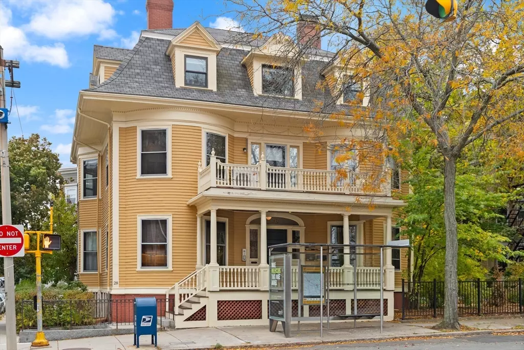 Somerville, MA 02143,28 Highland Ave #3