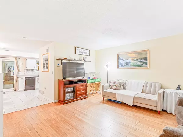 Methuen, MA 01844,945 Riverside Dr. #2A