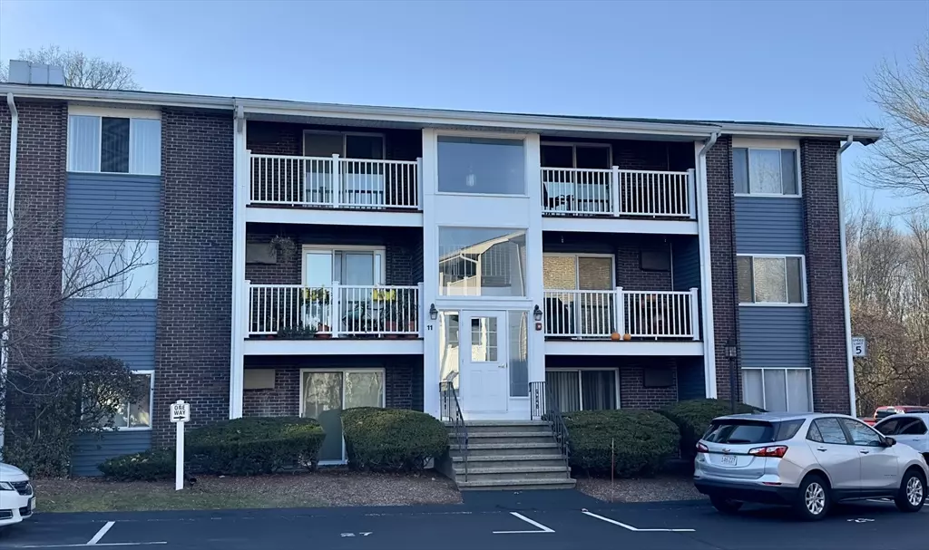 Weymouth, MA 02190,11 Woodcrest Ct #5