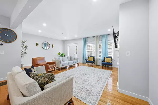 Acton, MA 01720,182 Main St #2