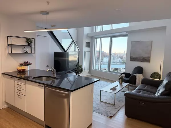 Cambridge, MA 02141,1 Earhart #725