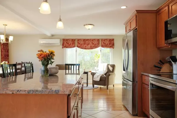 Medford, MA 02155,11 Whitney Rd