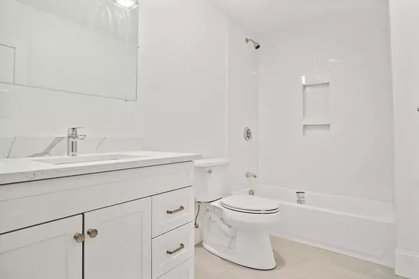 Boston, MA 02126,10 Sutton St #3