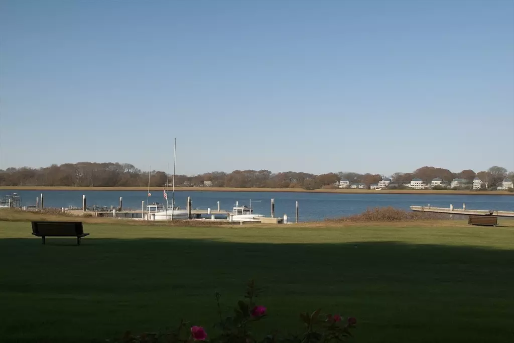 Quincy, MA 02169,200 Cove Way #107