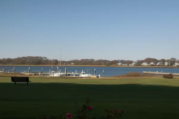 200 Cove Way #107, Quincy, MA 02169