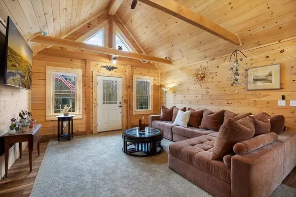 Mashpee, MA 02649,26 Collins