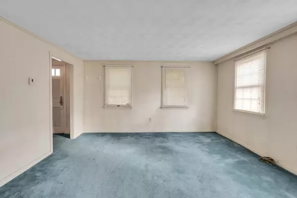 North Reading, MA 01864,102 Park St