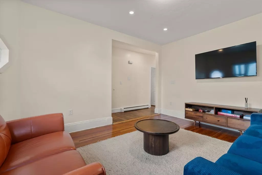 Boston, MA 02121,19 Carmen St #2