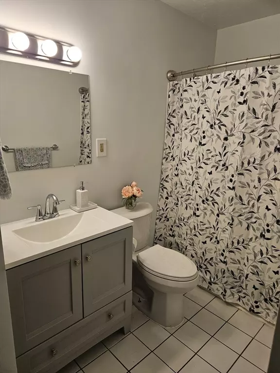 Oxford, MA 01537,34 Thayer Pond Road #8