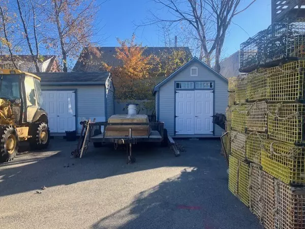 Salem, MA 01970,17 Meadow St