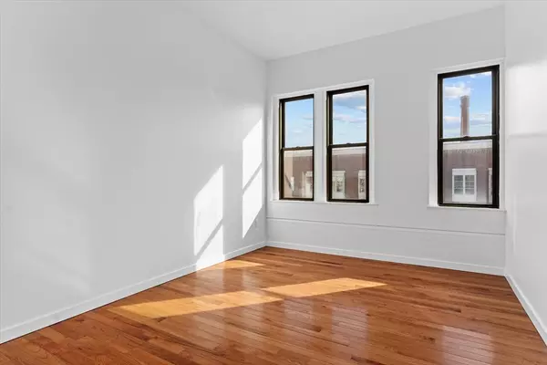 Lawrence, MA 01840,280 Essex Street #402