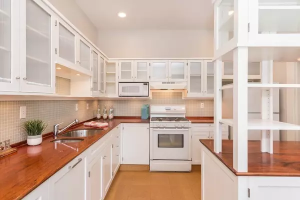 Arlington, MA 02476,12 Willow Ct #A