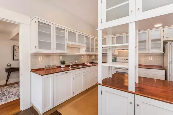 Arlington, MA 02476,12 Willow Ct #A