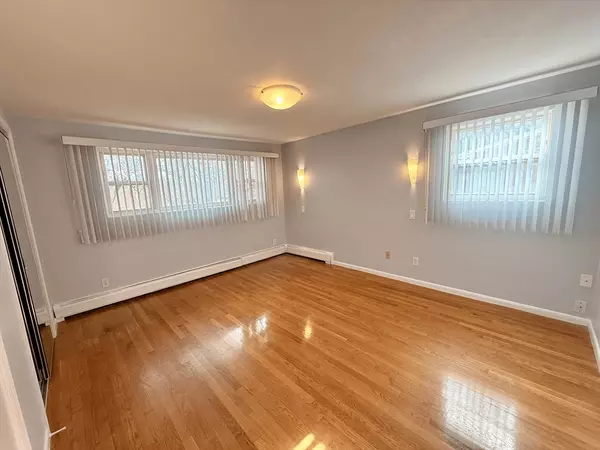 Waltham, MA 02451,28 College Farm Rd #2