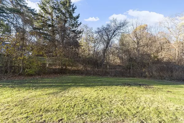 Westford, MA 01886,4 Crown Road